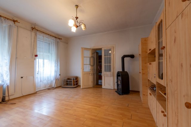 Eladó családi ház, Dégen 25 M Ft, 6 szobás