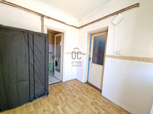 Eladó családi ház, Cegléden 29 M Ft, 2 szobás