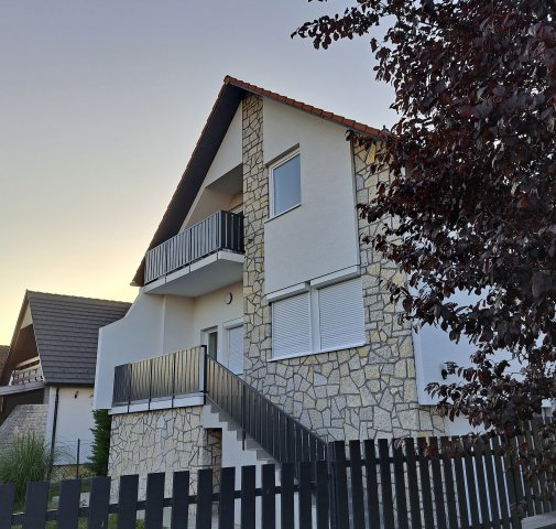 Eladó családi ház, Alsóörsön 149.99 M Ft, 4+2 szobás