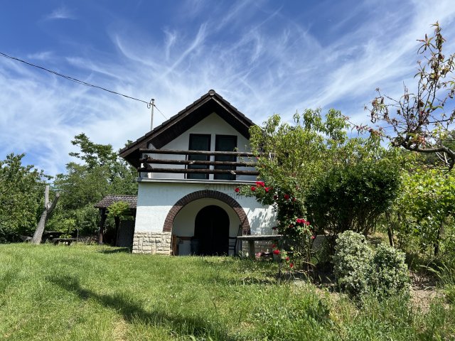 Eladó nyaraló, Balatonszárszón 41.9 M Ft, 3 szobás