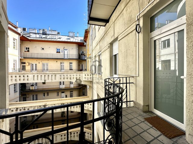 Kiadó téglalakás, albérlet, Budapesten, V. kerületben, 2 szobás