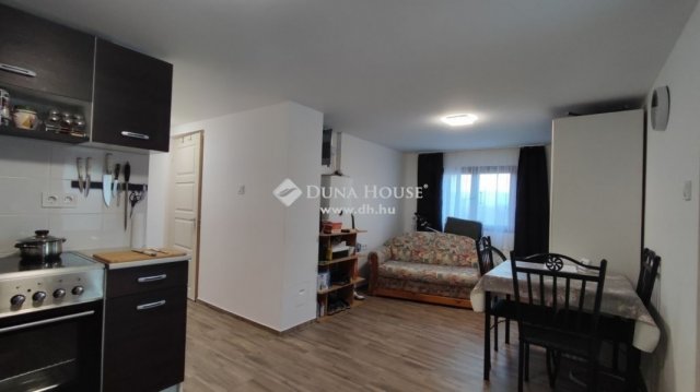 Eladó nyaraló, Esztergomban 38 M Ft, 2 szobás