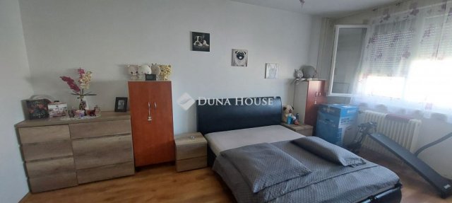 Eladó panellakás, Oroszlányban 27.9 M Ft, 2 szobás