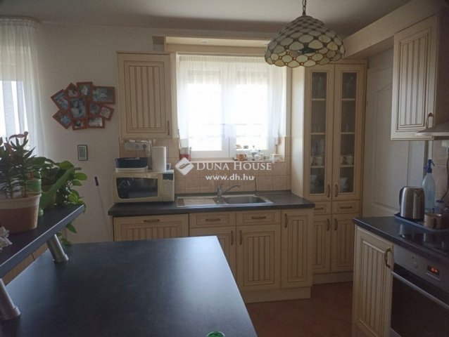 Eladó téglalakás, Teskándon 63 M Ft, 3 szobás