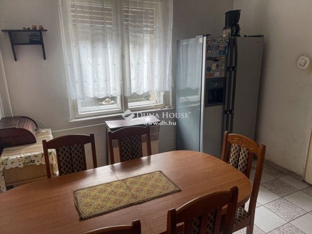 Eladó családi ház, Ecseren 84.9 M Ft, 6 szobás