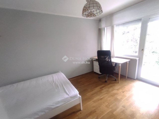 Eladó ikerház, Budapesten, II. kerületben 200 M Ft, 6 szobás