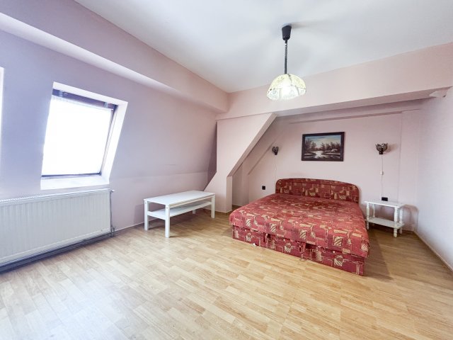 Eladó téglalakás, Kaposváron, Fő utcában 32.5 M Ft, 2 szobás