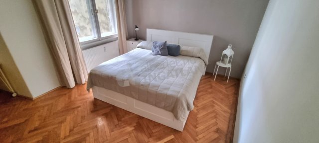 Kiadó téglalakás, albérlet, Budapesten, V. kerületben, 3 szobás