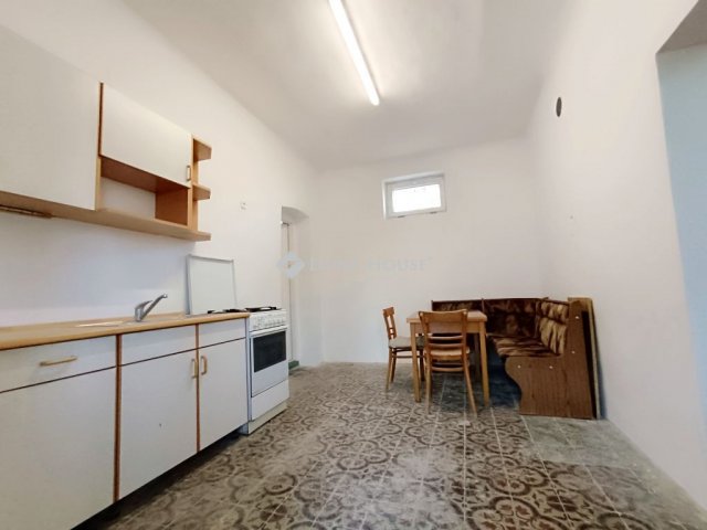 Eladó családi ház, Dombóváron, Kossuth Lajos utcában 12.9 M Ft