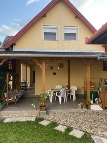 Eladó családi ház, Békéscsabán 68.9 M Ft, 5 szobás