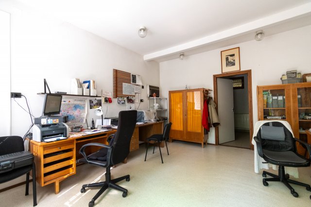 Eladó ipari ingatlan, Hajdúszoboszlón 70 M Ft, 7 szobás