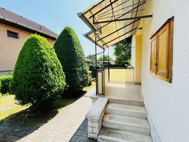 Eladó családi ház, Monoron 72.9 M Ft, 3 szobás