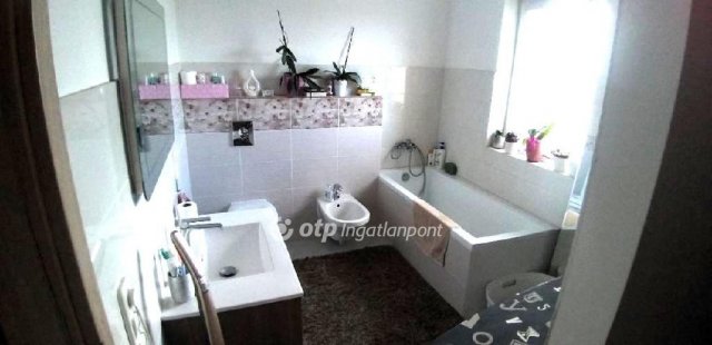 Eladó családi ház, Kunszentmiklóson 190 M Ft, 1+1 szobás