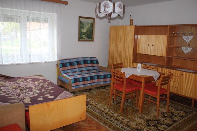 Eladó családi ház, Csöngén 15.99 M Ft, 2 szobás