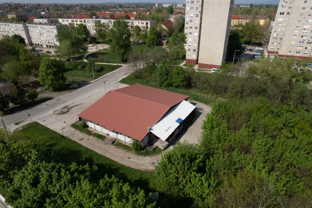 Eladó ipari ingatlan, Oroszlányban, Mester utcában 60 M Ft