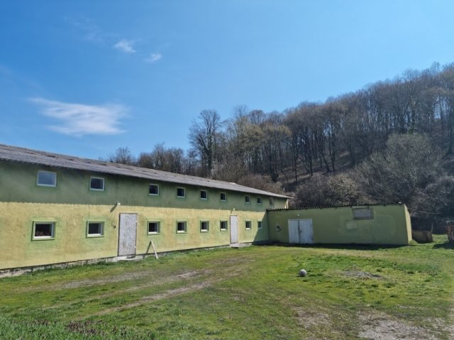 Eladó ipari ingatlan, Komlón 45 M Ft / költözzbe.hu