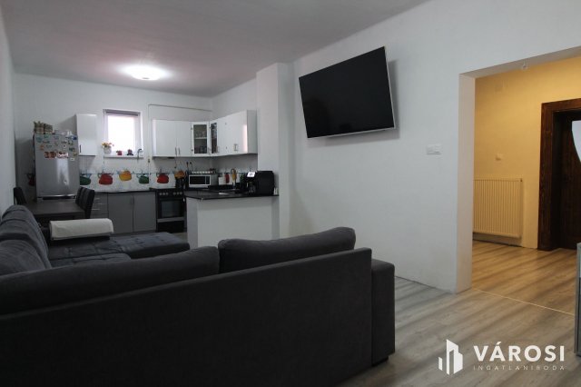 Eladó családi ház, Hódmezővásárhelyen 76.5 M Ft, 4 szobás