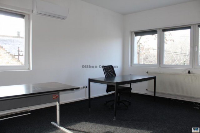Eladó üzlethelyiség, Budapesten, XX. kerületben 250 M Ft