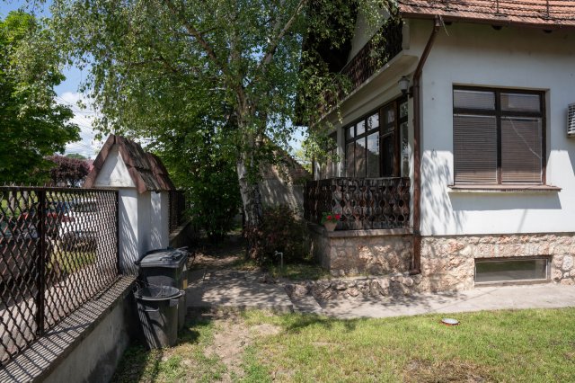 Eladó családi ház, Bicskén 69.9 M Ft, 5 szobás