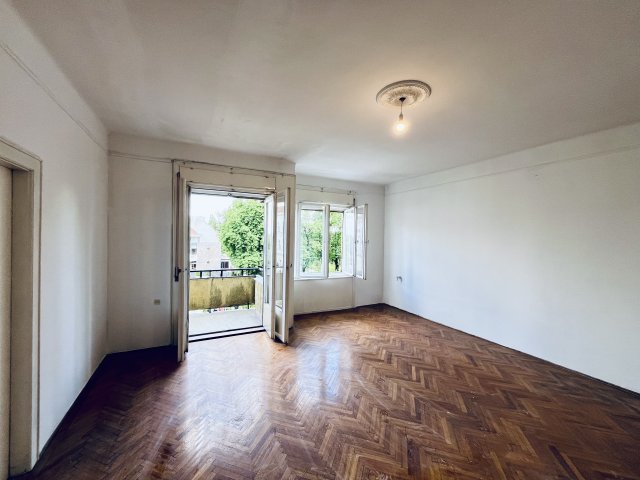 Eladó téglalakás, Győrött 86 M Ft, 5 szobás
