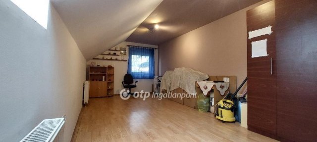 Eladó családi ház, Baracskán 89 M Ft, 6 szobás