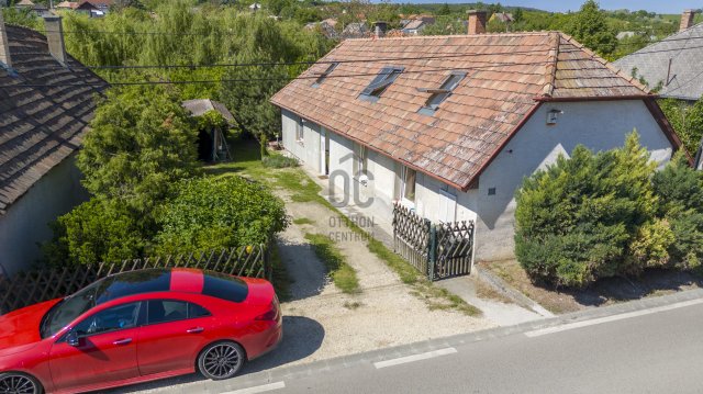 Eladó családi ház, Etyeken 79.9 M Ft, 4 szobás