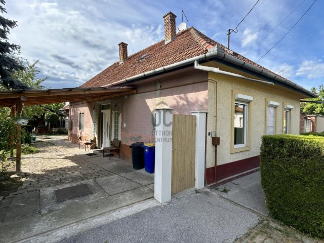 Eladó családi ház, Cegléden 38.9 M Ft, 3 szobás