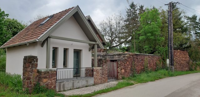 Eladó családi ház, Kővágóörsön 109 M Ft, 6 szobás