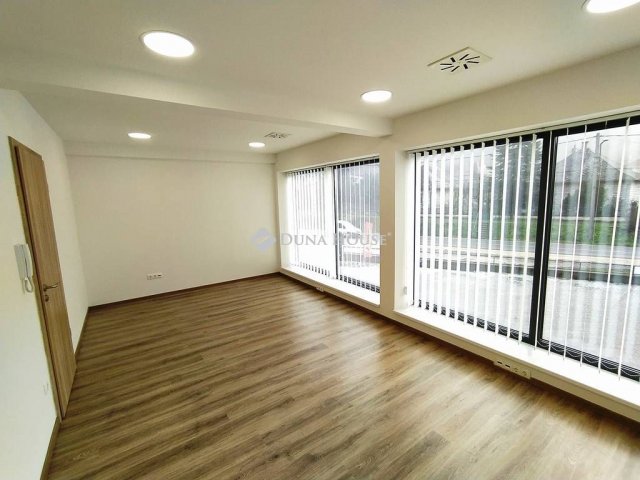 Kiadó iroda, Sülysápon 104 E Ft / hó / költözzbe.hu