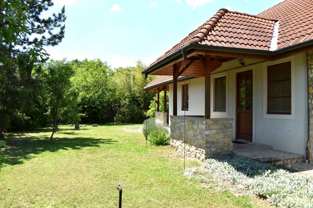 Kiadó családi ház, albérlet, Aszófőn 490 E Ft / hó, 3 szobás