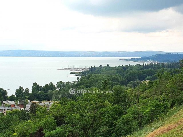 Eladó családi ház, Balatonakarattyán 179 M Ft, 5 szobás