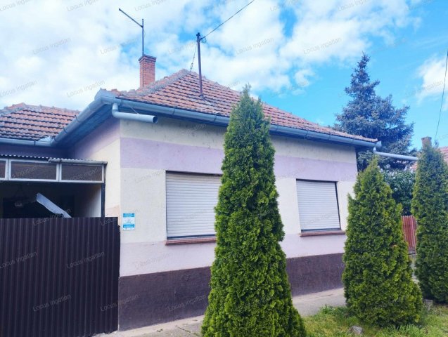 Eladó családi ház, Törökszentmiklóson 22.5 M Ft, 4 szobás