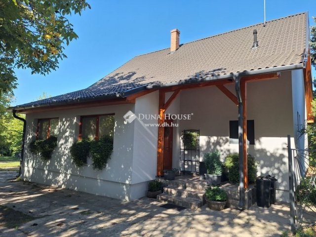 Eladó családi ház, Kecskeméten 89.9 M Ft, 3 szobás