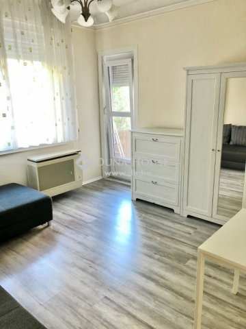 Eladó téglalakás, Budapesten, XI. kerületben 60 M Ft, 1 szobás