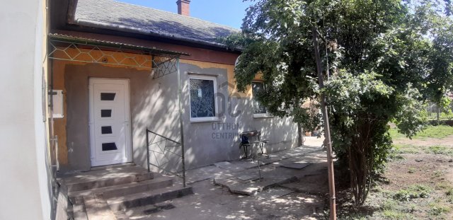 Eladó családi ház, Hajdúböszörményen 30 M Ft, 3 szobás