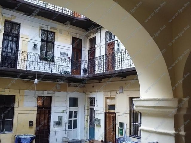Kiadó téglalakás, albérlet, Budapesten, VI. kerületben