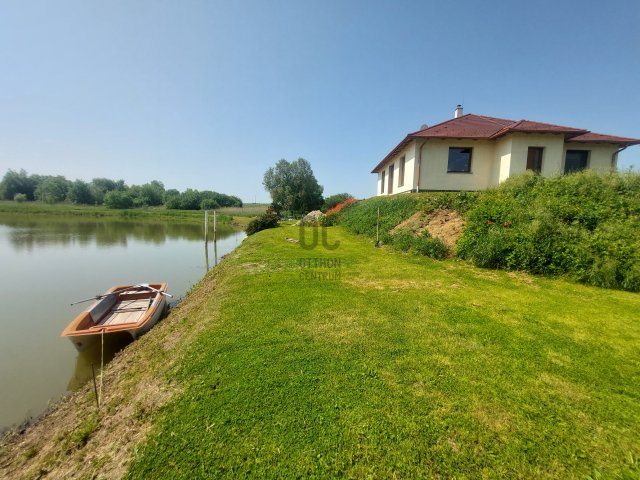 Eladó üzlethelyiség, Ajkán 390 M Ft / költözzbe.hu