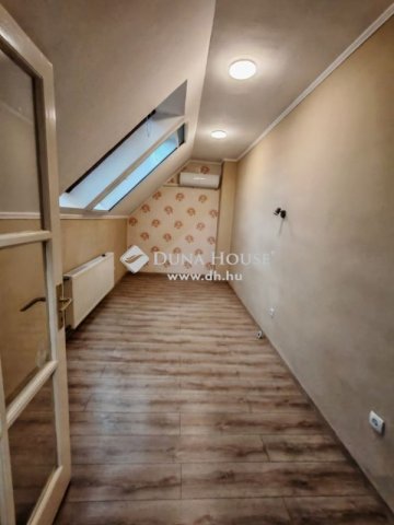 Kiadó téglalakás, albérlet, Cegléden 160 E Ft / hó, 2 szobás