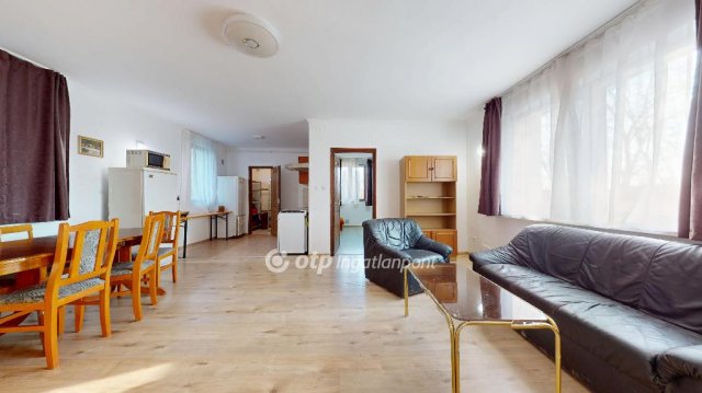 Kiadó családi ház, albérlet, Nyíregyházán 1200 E Ft / hó