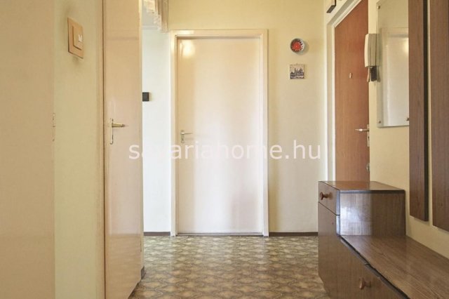 Eladó panellakás, Szombathelyen 38.5 M Ft, 4 szobás