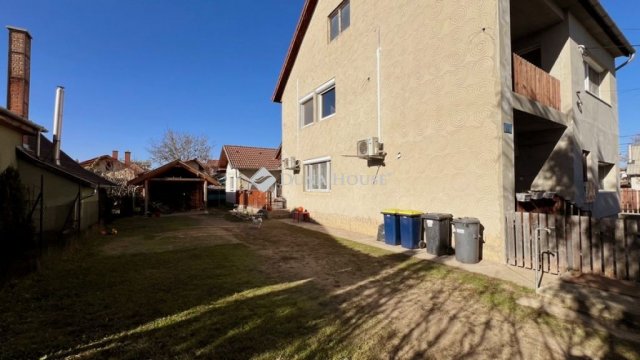 Eladó családi ház, Monorierdőn 89.9 M Ft, 9 szobás