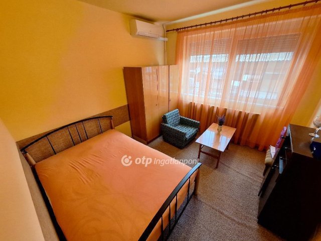 Eladó családi ház, Tiszakécskén 49.9 M Ft, 3 szobás