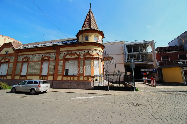 Eladó iroda, Békéscsabán 299 M Ft, 1 szobás