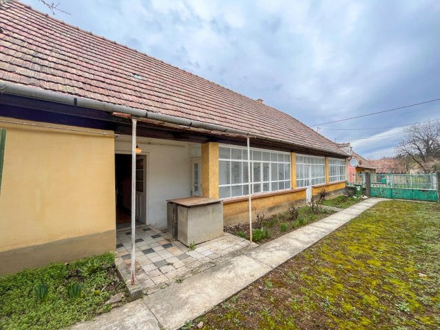 Eladó családi ház, Dunaszentmiklóson 29.9 M Ft, 2+1 szobás