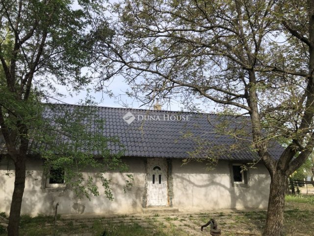 Eladó családi ház, Kecskeméten 23.5 M Ft, 2 szobás