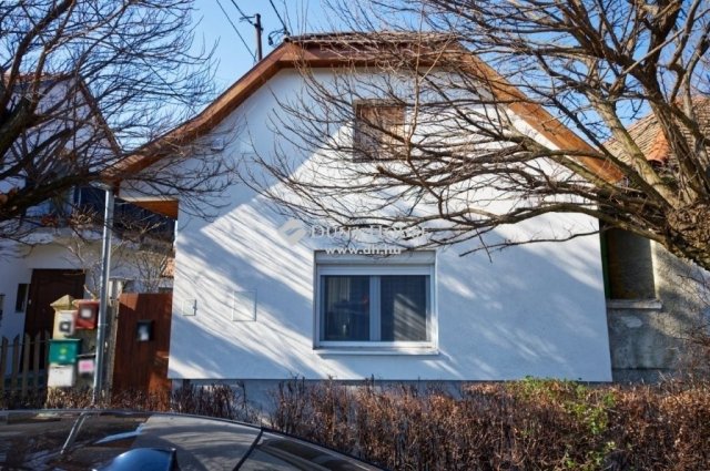 Eladó családi ház, Budaörsön 59.9 M Ft, 2 szobás