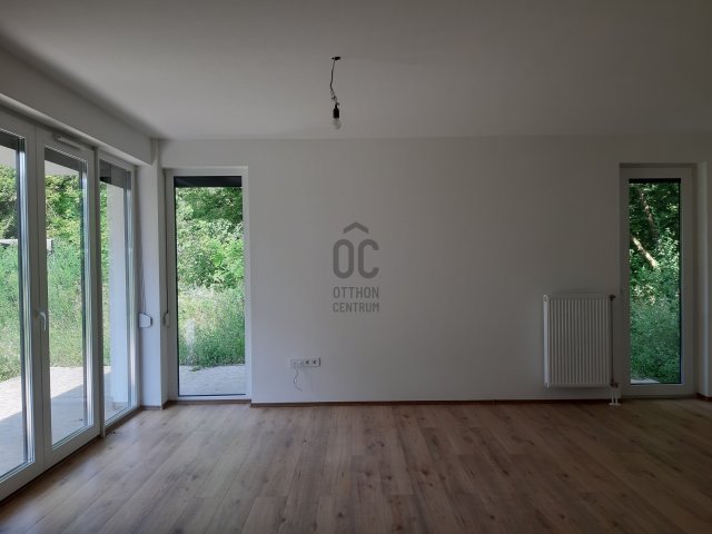 Eladó ipari ingatlan, Budapesten, III. kerületben 806.4 M Ft
