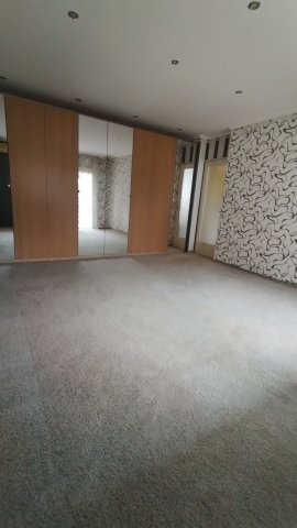 Eladó panellakás, Törökszentmiklóson 28 M Ft, 2 szobás