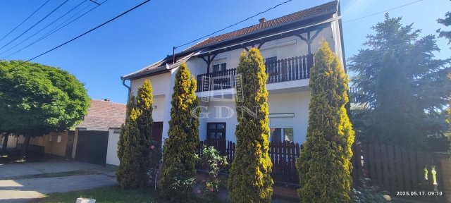 Eladó családi ház, Újszentivánon 85 M Ft, 4 szobás