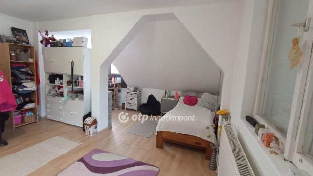 Eladó családi ház, Jászfényszarun 45.9 M Ft, 5 szobás